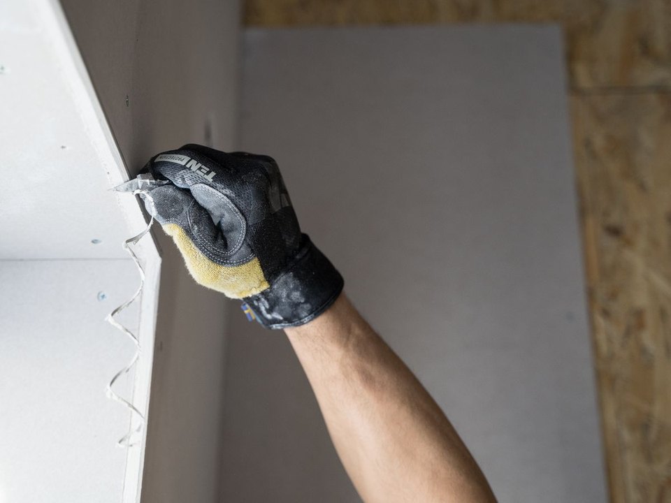 Sealing a gap in external cladding - Pest Proofing Sydney